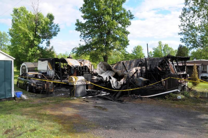 Fire destroys mobile home near Ingleside #SouthStormont #fire #mobilehome cornwallnewswatch.com/2018/06/05/fir… https://t.co/KsGtZomH30