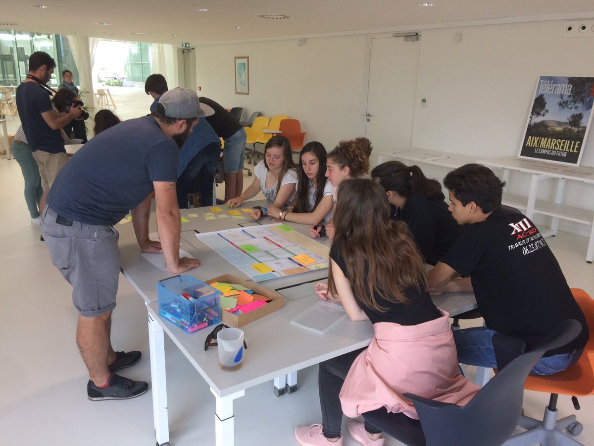 PrepitePaca's tweet photo. C'était hier à #thecamp : les élèves de seconde du Lycée international Georges Duby, Luynes découvrent le lieu et expérimentent un jeu innovant sur l'entrepreneuriat https://t.co/raOHx6Bvzl
