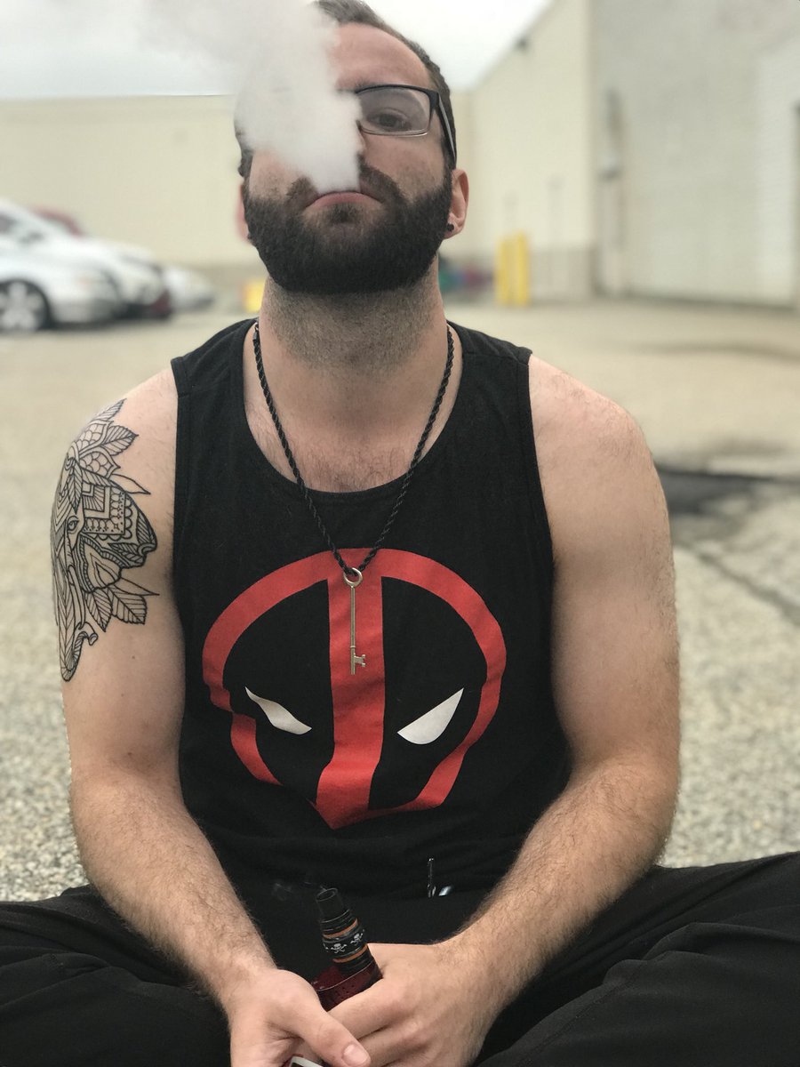 spookybythesea's tweet photo. @jake_robitaille #vapegoons https://t.co/dIfQcaYOZb
