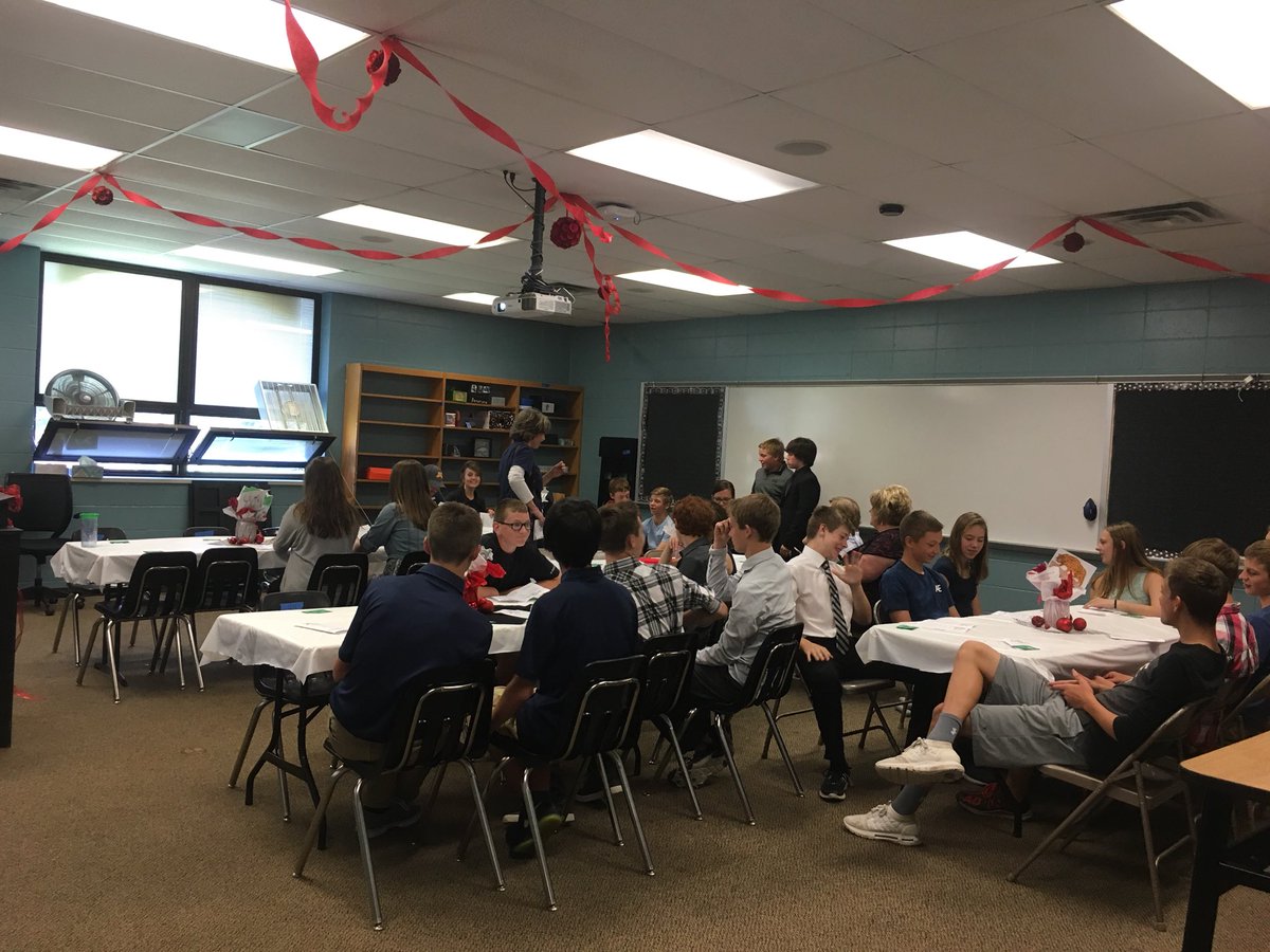 GroehlerEnglish's tweet photo. Endangered by the Millions is in full swing this morning! #bmsbears #byronbears #hearthemroar #savetheanimals #hearthemroar #allinadaysELA https://t.co/tM2MQaLBLV