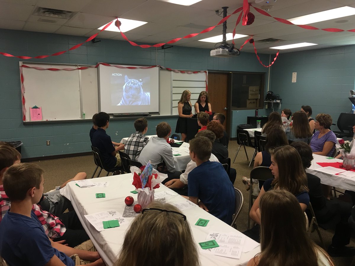 GroehlerEnglish's tweet photo. Endangered by the Millions is in full swing this morning! #bmsbears #byronbears #hearthemroar #savetheanimals #hearthemroar #allinadaysELA https://t.co/tM2MQaLBLV