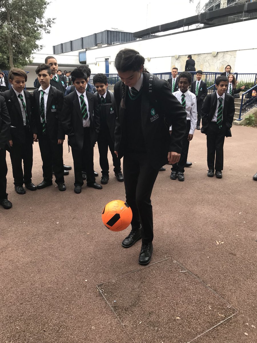 Dukes_Wallis's tweet photo. Break time fun with the Keepie Uppie competition. Same on Thursday and Friday! #WhoCanBeat92? Supporting @ParkinsonsUK @alzheimerssoc all week. #IndividuallyStrong #TogetherStronger @Dukes_N17 https://t.co/0ETOEGgKVW