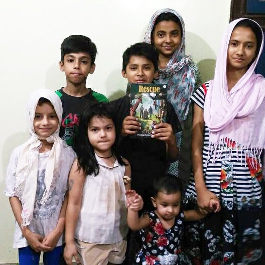 Miracles happen when we do something together. Together, little efforts become bigger. Together, we can overcome any problem. We can't love Mother Earth unless we learn to love each other first. Let's unite and become one family!❤️😇 #RescueYourMom 🌏 #WorldEnvironmentDay 🌳