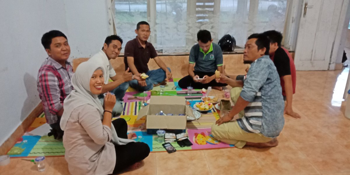 AIchwanMuslimin's tweet photo. #BukberMendes
Bukber p3md luwu utara
,@jokoanwar
@cakimiNOW 
@EkoSandjojo 
@fachrilabalado 
@taufikmadjid71 https://t.co/YLvHhvfWxI