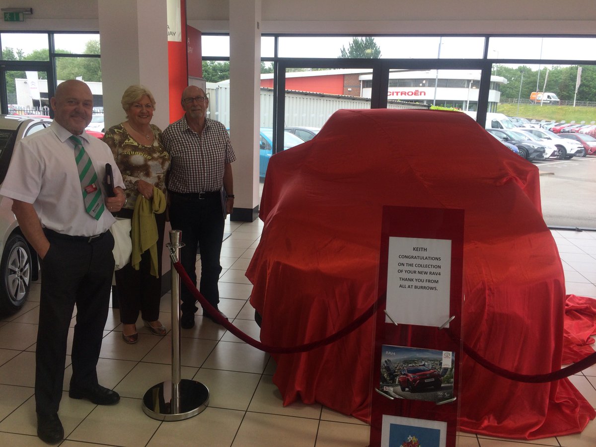 BurrowsToyota's tweet photo. Mr and Mrs Eyre have been to our Rotherham dealership to collect the keys to their new #18Plate Toyota RAV4 Hybrid - happy driving!
📸 - #BurrowsSnaps https://t.co/kyvzFawB02