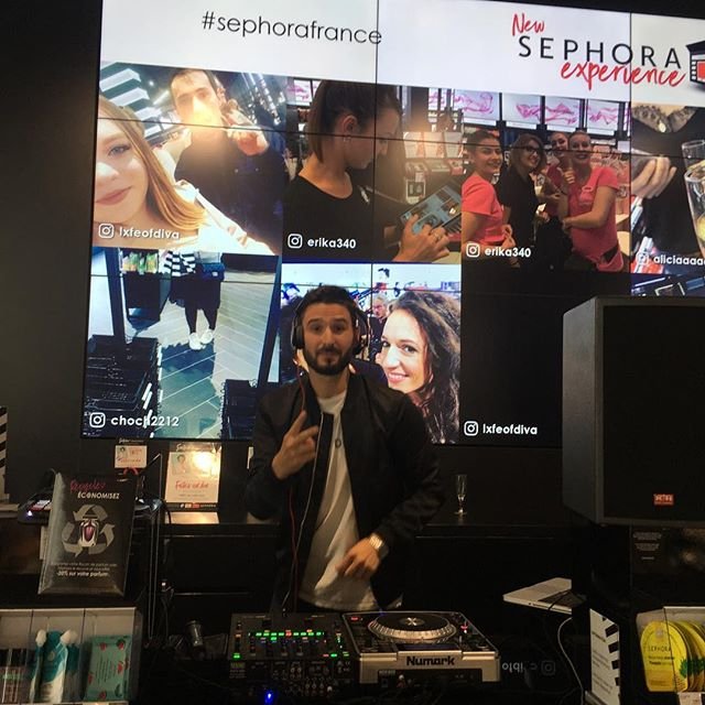 OuiBeat's tweet photo. #troughbackthursday Nous étions présents à l’ouverture de la boutique Sephora de Montpellier.
Soirée rythmée par un photocall, jeu concours et programme influenceuse(s) #socialmedia #socialwall #sephoralovesMonpellier https://t.co/KR9eVO2hIp