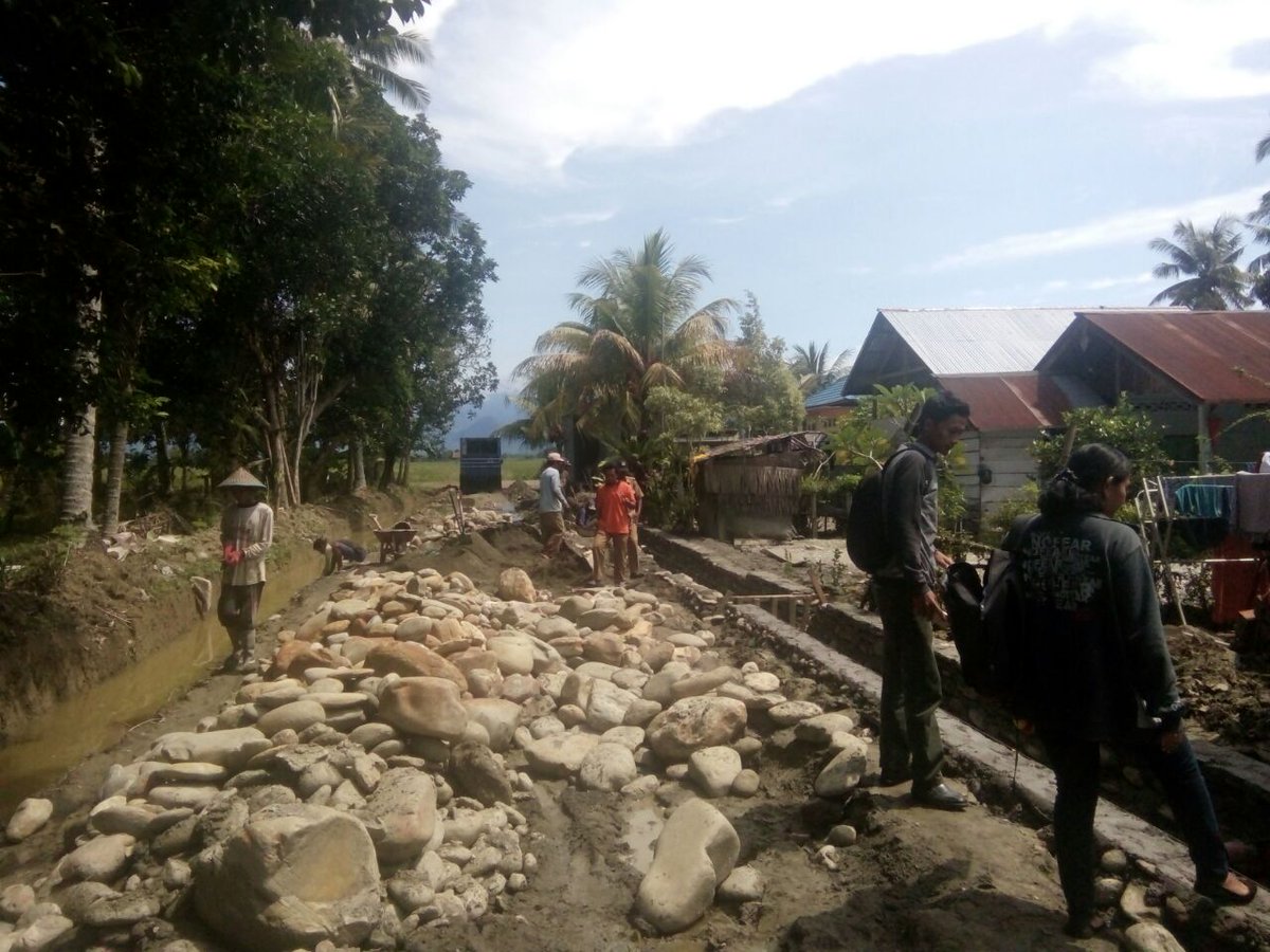 dariyonoid's tweet photo. Semangat puasa PKT jalan terus,,,
#BukberMendesa
#pendampingdesa 
#tppilutim
@jokowi
@CakimiNOW
@ekosandjojo
@taufikmadjid71
@fachrilabalado https://t.co/bdFHjBYj7I
