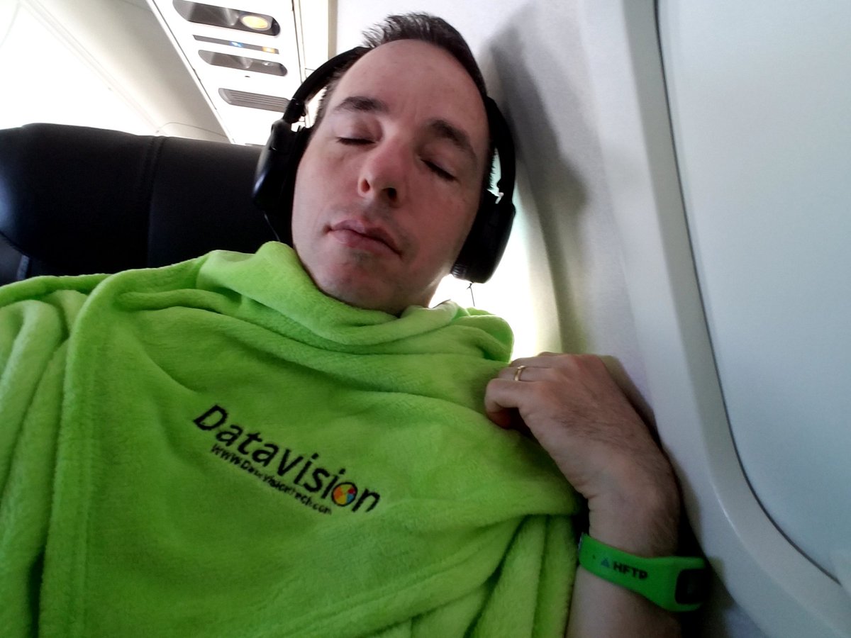 VenzaGroup's tweet photo. @DVTechBI @HospUpgrade #VendorOnVendorLove #LoveData @JoshuaBergen all snug coming home from #HITECtor https://t.co/glIg7AeYyb