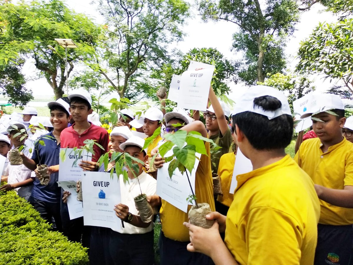 mygovassam's tweet photo. MyGov Assam and Forest Department of Assam in association with Rashtriya Gramin Vikas Nidhi, Help Earth (NGO) and WWF-India observed  #WorldEnvironmentDay with a plethora of activities at Deepor Beel,  Guwahati. 1/2 https://t.co/o7NPct6xg3