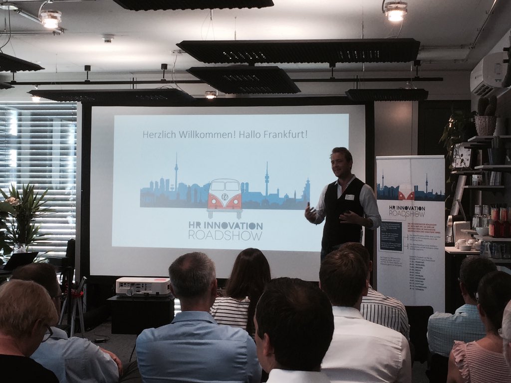 welsch_steffen's tweet photo. Es geht los in Heidelberg. Jess Koch vom @dgfp über den bisherigen Werdegang der Roadshow.
#hrroadshow #tandemploy #newwork https://t.co/Vtrgyku1mB