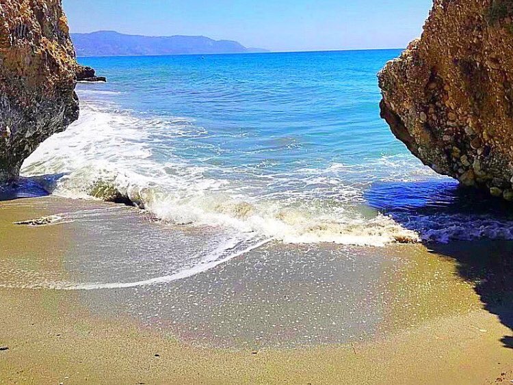 Hidden coves....

#nerja #andalucia #spain #escapethecrowds #beachlife #mediterranean #crystalwaters #waves #solitude #littlesliceofparadise  #hipandheaven