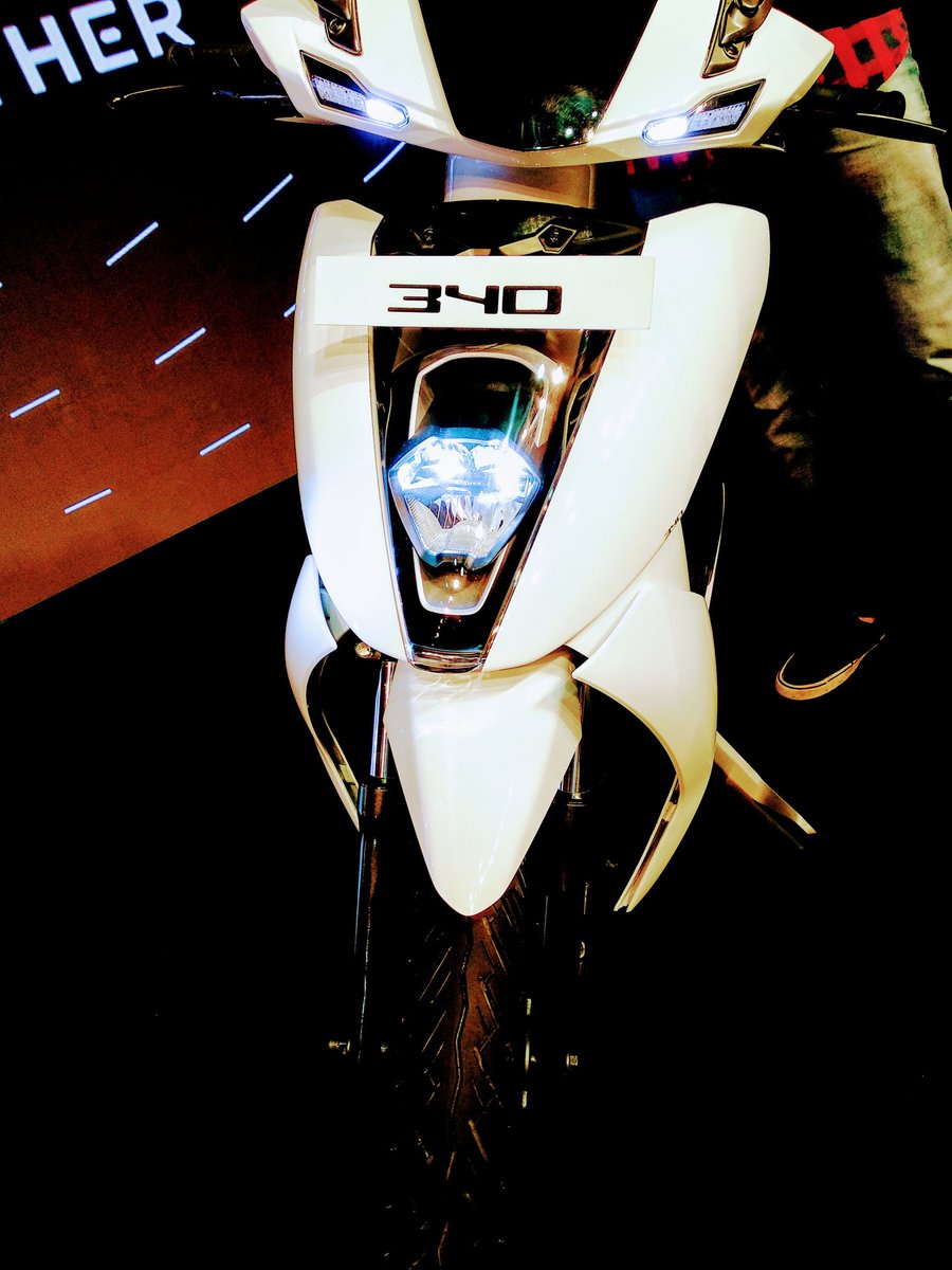 sanjivvakharia's tweet image. #gogreen @atherenergy  #Ather340 #ElectricScooter #fast #Intelligent designed for urban jungle launch in #Bangalore on #WorldEnvironmentDay @tarunsmehta @swapniljain89 #india