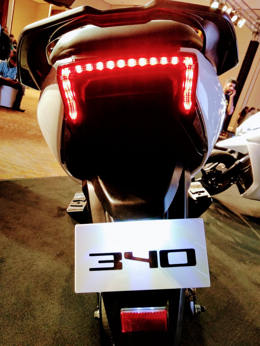 sanjivvakharia's tweet image. #gogreen @atherenergy  #Ather340 #ElectricScooter #fast #Intelligent designed for urban jungle launch in #Bangalore on #WorldEnvironmentDay @tarunsmehta @swapniljain89 #india