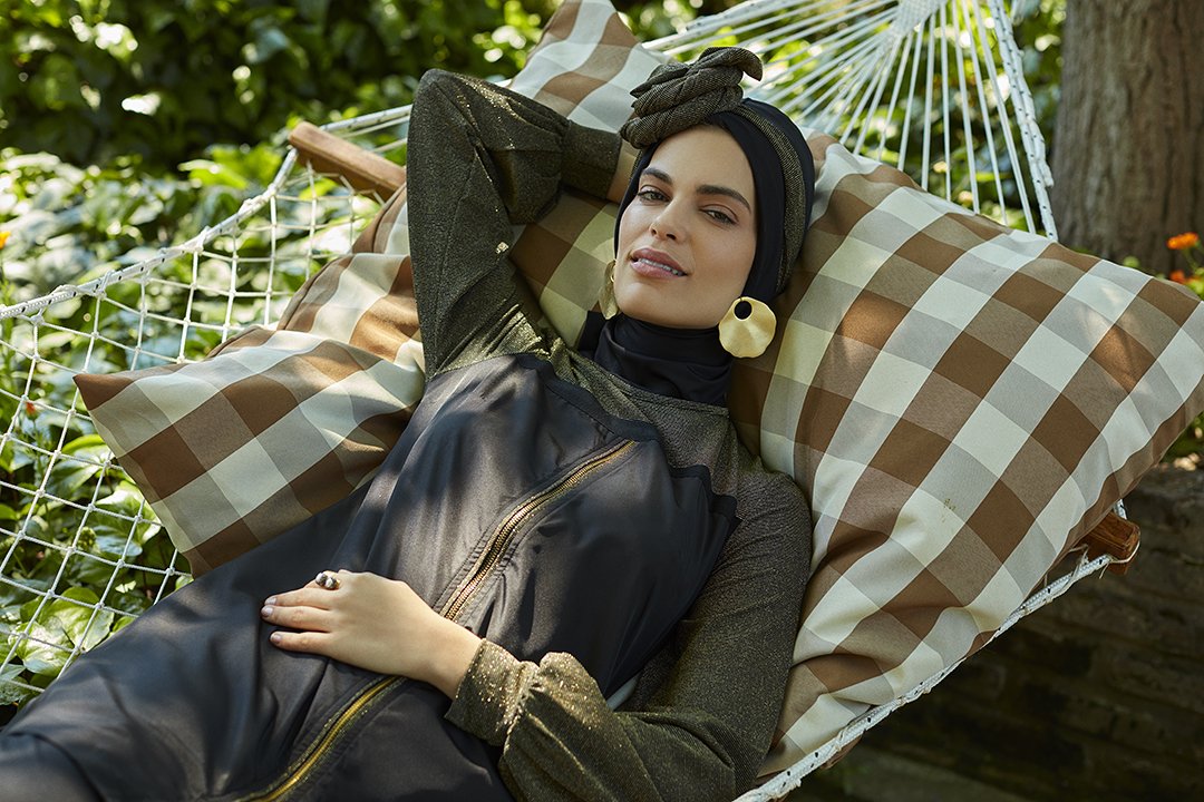 mayovera_com's tweet photo. Gold Serisi Paraşüt Mayo / Gold Series Swimwear with Parachute Fabric
___ https://t.co/y7c5DKekpJ___
Design-Production: İstanbul-Turkey
#ss18collection #mayovera #mayovera2018 #yenisezon #haşema #yazgelsin #mayomodelleri #burkini #yarıkapalımayo #havuzmayosu
#newcollection https://t.co/j3CPA384sU