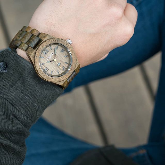 tempuswoodwatch's tweet photo. #fathersdaygifts #uniquegift #menswatches #woodwatches #watches #watchesofinstagram #timepiece #wristporn #ecofriendly #sustainablefashion #amazing #trendy #tempuswoodwatches #styletempus #nevercompromise https://t.co/jfv1WrjO7S