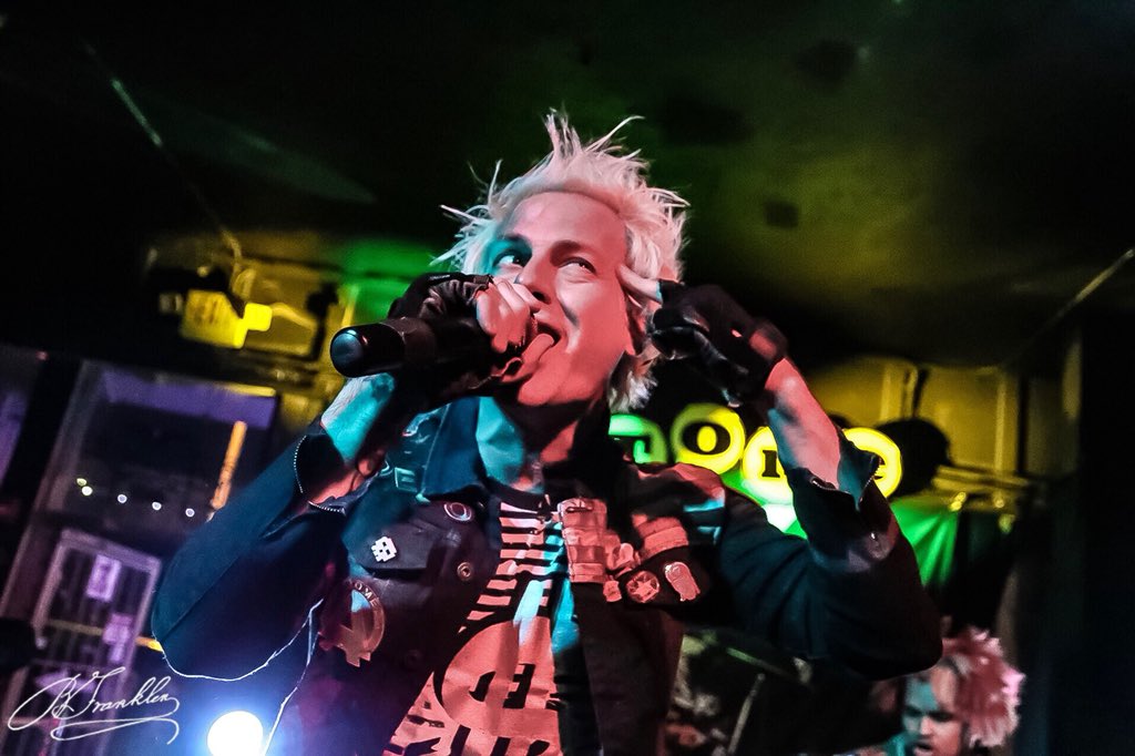 dreadheadkev22's tweet photo. Had a blast shooting pics for @therealPM5K at @hitonecafe @therealSpider1 @TyOliver_Rawks #powerman5000 #murvdouglas #newwavetour18 may 29 2018 https://t.co/ph5kOV9Ghl