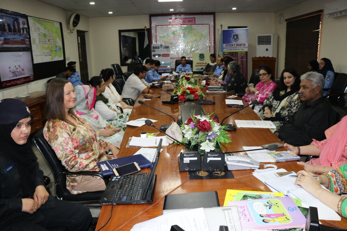 ICT_Police's tweet photo. Meeting of Human Rights Committee regarding Gender/Child protection/Minorities issues held today at Police Lines Headquarters, Islamabad. IGP Islamabad Dr. Sultan Azam Temuri chaired the meeting.

#islamabadpolice #Communitypolicing #childprotection #genderresponse https://t.co/3kVEInnv8P