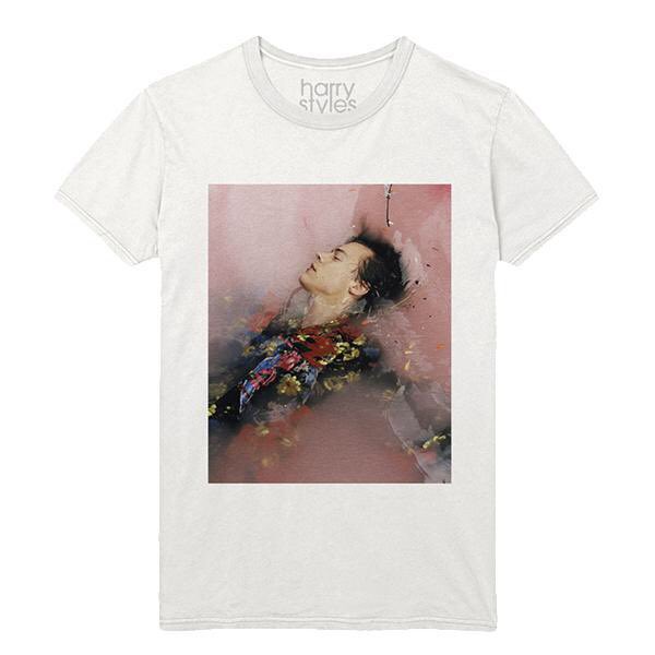 official_merch's tweet photo. WORLD WIDE🌍 GIVEAWAY

- Ariana Grande Pink Crew Neck

- Taylor Swift Olive Green Tour Jacket

- Love Yourself: Tear

- Harry Styles Floating Tee

To enter you must do all 4:

1. Retweet our pinned tweet

2. Follow

3. Retweet 

4. Turn notifications on

*Ends at 1K RTs* https://t.co/HZm1dJQmBn