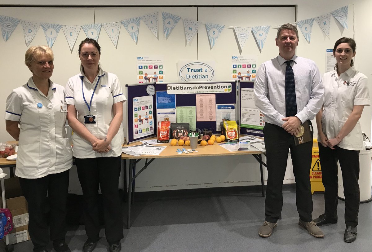 Dietitians and catering manager Neal Cooper spreading the word about new hospital menus at @wuthnhs! The food we offer our patients can be the best medicine! 🍎🍞🍗🍲#DietitianDoPrevention #TrustADietitian @WUTHstaff @BDA_Dietitians