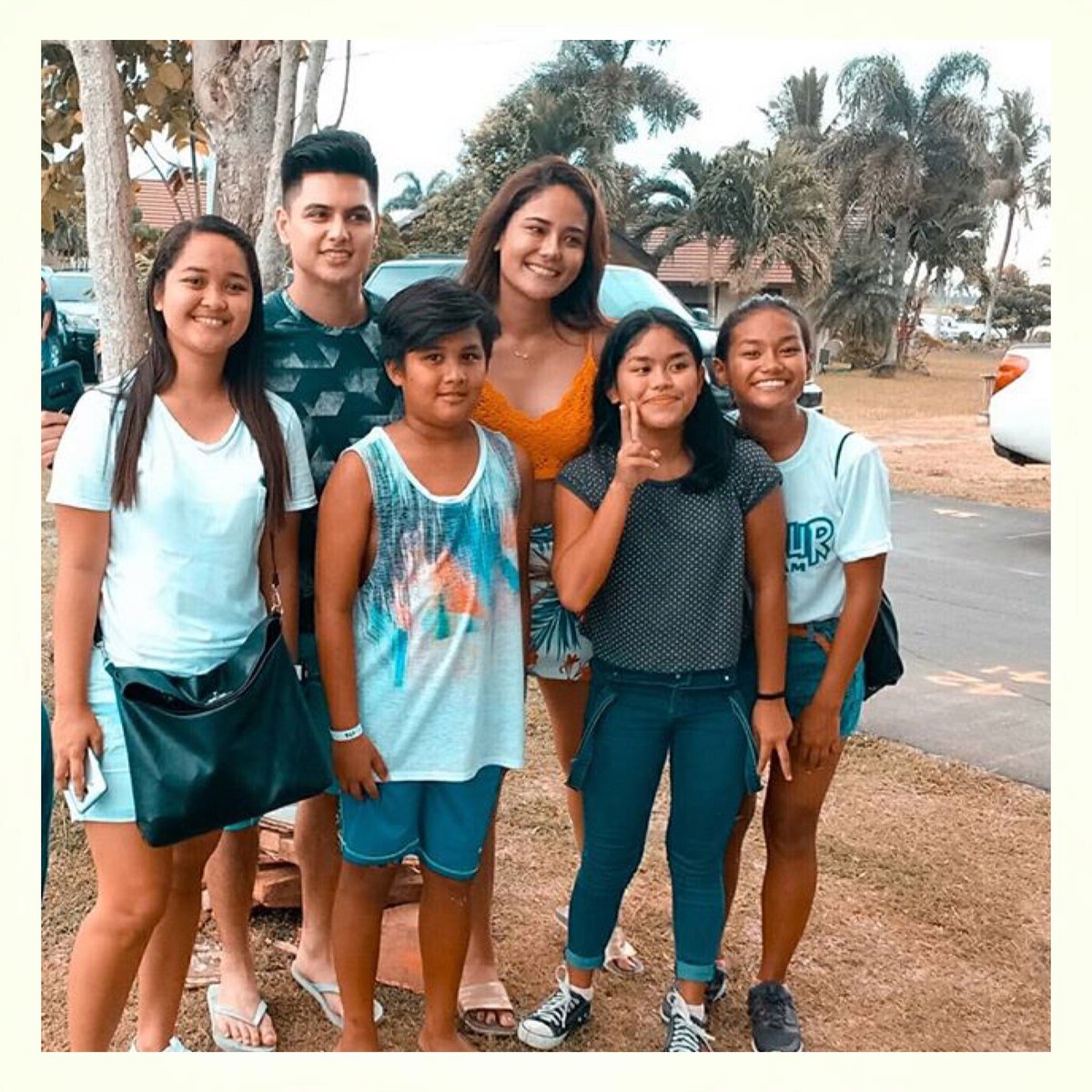 JULIAnatics_OFC's tweet photo. Queen @juliaanovel w/ fans
#JULIAnatics
#JULIAGONOWON
#MissMillennialCamSur https://t.co/VXoOo6keVS
