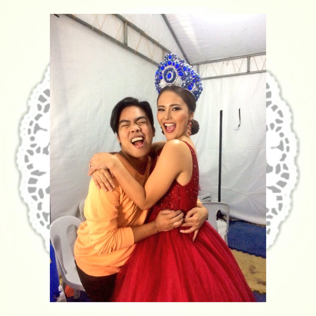 JULIAnatics_OFC's tweet photo. Queen @juliaanovel w/ fans
#JULIAnatics
#JULIAGONOWON
#MissMillennialCamSur https://t.co/87jx4oRA8e