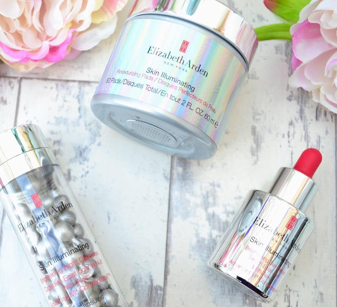 ¿La mejor forma de afrontar un día gris? SKIN ILLUMINATING COLLECTION. Incorporado a tu rutina habitual, compruebas como el tono y la luminosidad de tu rostro cambia con el paso del tiempo. #EArdenSpain