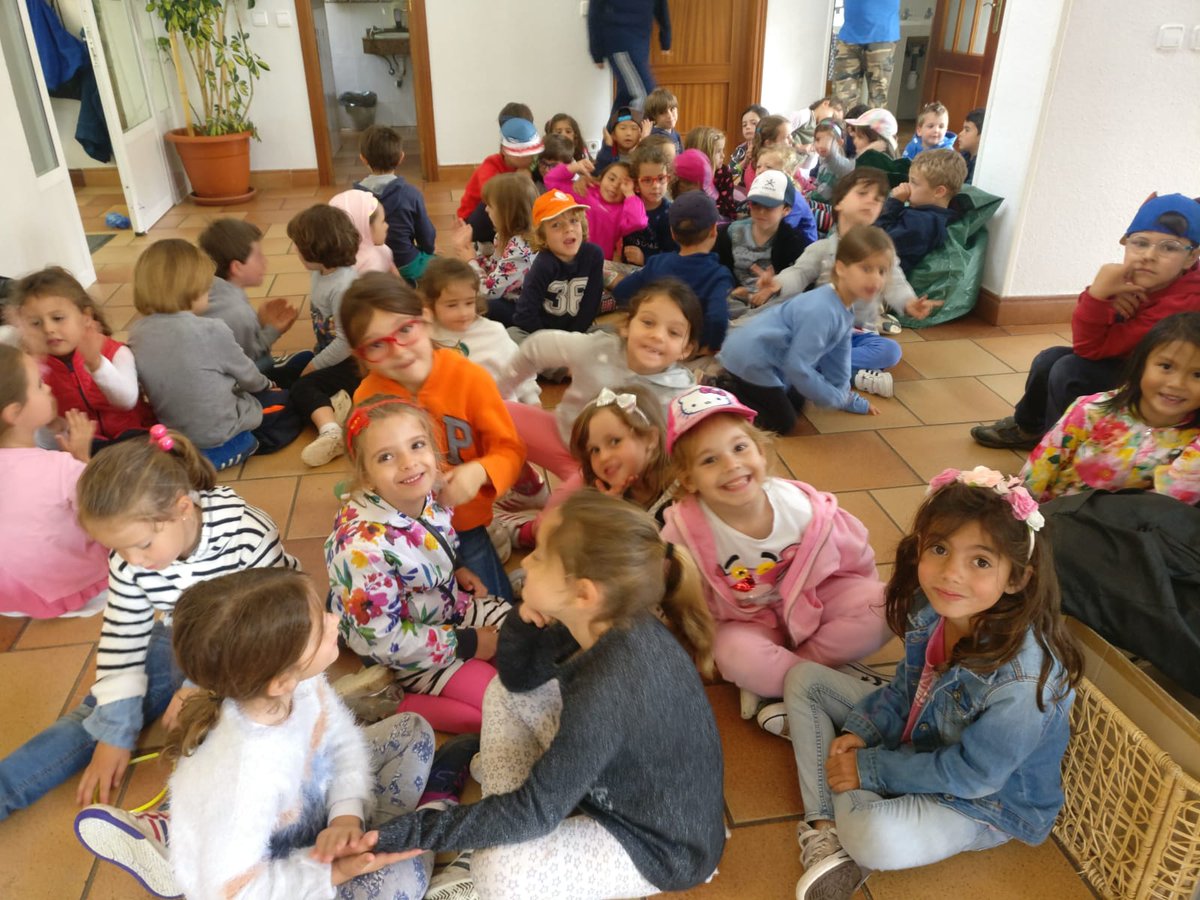 Mirabal_Infant's tweet photo. Descansamos un poquito antes de comer @ColegioMirabal https://t.co/CqNorkqOpJ