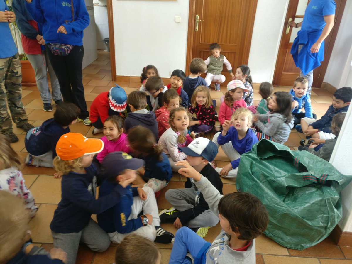 Mirabal_Infant's tweet photo. Descansamos un poquito antes de comer @ColegioMirabal https://t.co/CqNorkqOpJ