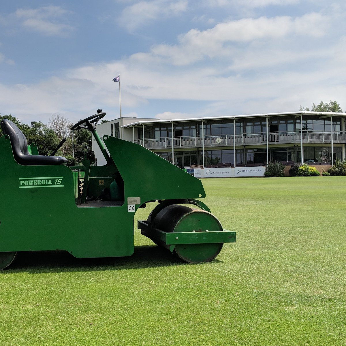 Neston_CC's tweet image. The sun is out! The Resort looking splendid this morning! @Parkgateclub 🏏🏑🎾