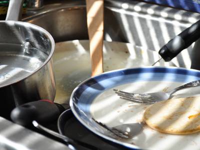 NaturalLife808's tweet photo. Dishwashing is the chore that's hardest on your marriage https://t.co/VMt0Mbwz6j https://t.co/2GXBPif57h