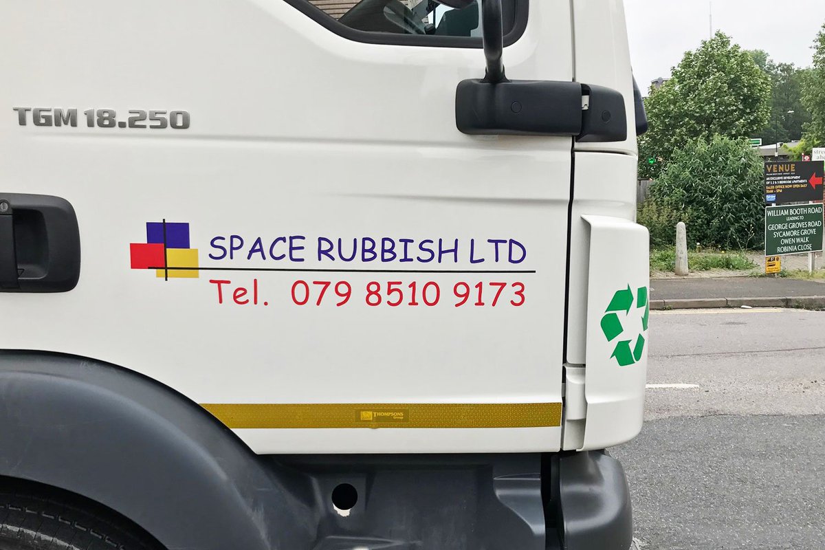 GreenSignUK's tweet photo. Lorry sign for Space Rubbish LTD 

#lorrysign #vansign #signagecompany https://t.co/c6doAjGcCz