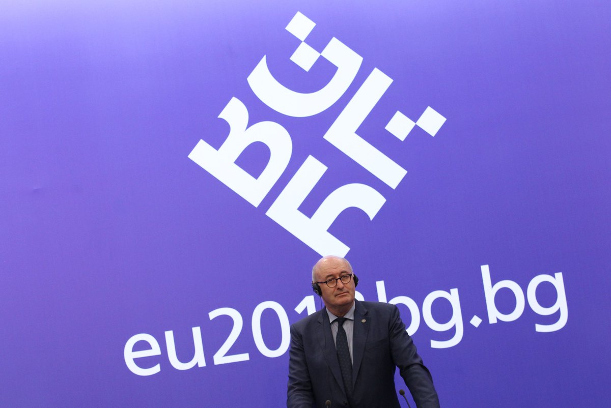 BGPermRepEU's tweet photo. 🇪🇺 #agriculture ministers &amp; Commissioner @PhilHoganEU discussed #CAP &amp; generational renewal in farming @ an informal meeting in #Sofia, chaired by 🇧🇬 Minister Rumen #Porodzanov. #EU2018BG

📝 https://t.co/vMzRj3SjsO
📸 https://t.co/CxqAbn6vj5 
📽️ https://t.co/EV7EWtk3OF https://t.co/2q4JDCBLS1
