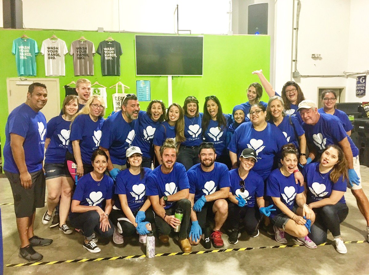 Mission_RN's tweet photo. Every quarter, the CV team alternates:  One Team Building event, and one volunteer event with the most recent being Clean the World. @clean_the_world is a foundation dedicated to improving the quality of life for vulnerable communities around the world. We love this team! https://t.co/jMpGzsCUgE