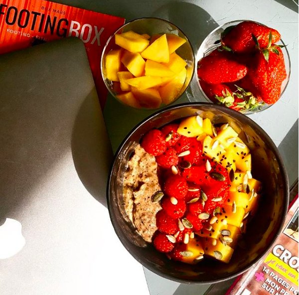footingbox's tweet image. Retrouvez sur le blog la recette du Miam Ô Fruits, dévoilée dans la box de Mai. 
Lien du blog : footingblog.fr/2018/06/05/rec…

Donnez-nous votre avis et n'hésitez pas à nous taguez @footingbox 
Bon appétit les filles ! :)

#footingbox #recette #healthy #summer #miam #fruits