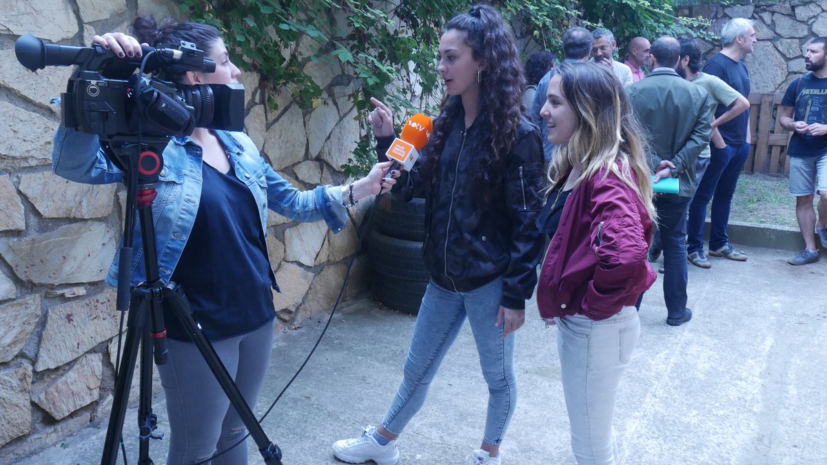 HandworkProj's tweet photo. Avui hem pogut ensenyar la feina que fem al #ProjecteRevolta de @TarpunaCoop, on compostem els residus orgànics des menjadors de l'@escolallobet i del Salvador Espriu, a les autoritats de @granollers #DiaMundialdelMediambient https://t.co/ek4UKBg0S9