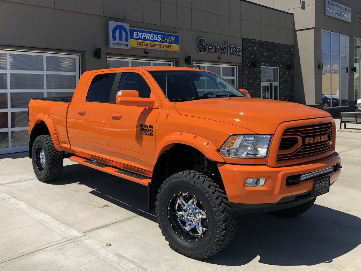 Rammopar's tweet photo. The latest project turned out great!! #6inchmega #rollingon37’s #cumminspowered https://t.co/ZtRe5wLFnq