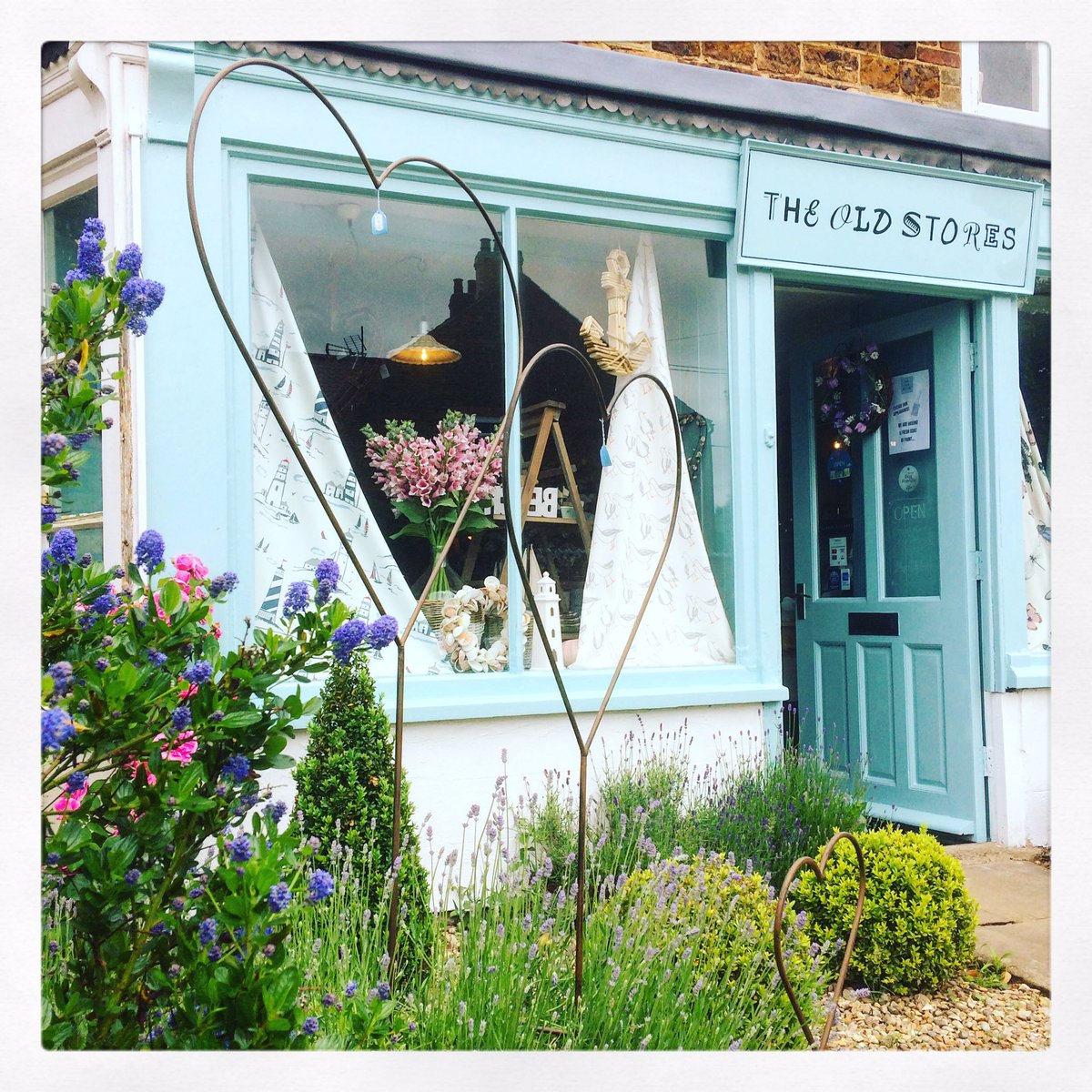 OldStoresRoydon's tweet photo. FINAL SUMMER DELIVERY! Grab your Rusty Garden Hearts ❤️ whilst we have stock...just taken delivery of the last we can get hold of before the autumn! 🍂 Large £24.99, Medium £19.99 and Small £9.99 (available in store only) #rustyhearts #rustygardenhearts #gardenheart https://t.co/rwrXRWLkyU