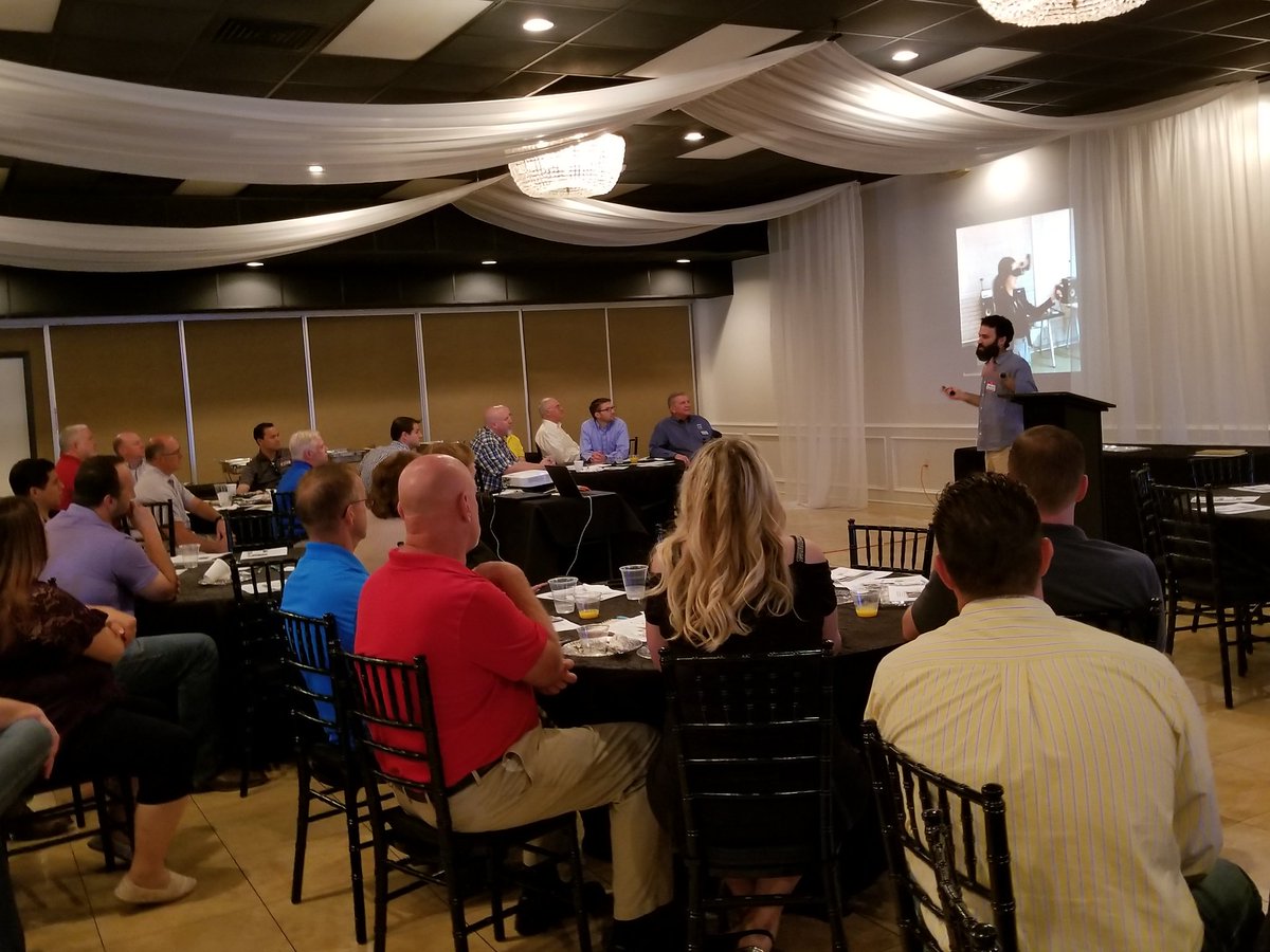 SGFcontractors's tweet image. Thank you @chuckmo for presenting this morning at the SCA General Membership Meeting! #VirtualReality #SafetyFirst #FasterOnboarding