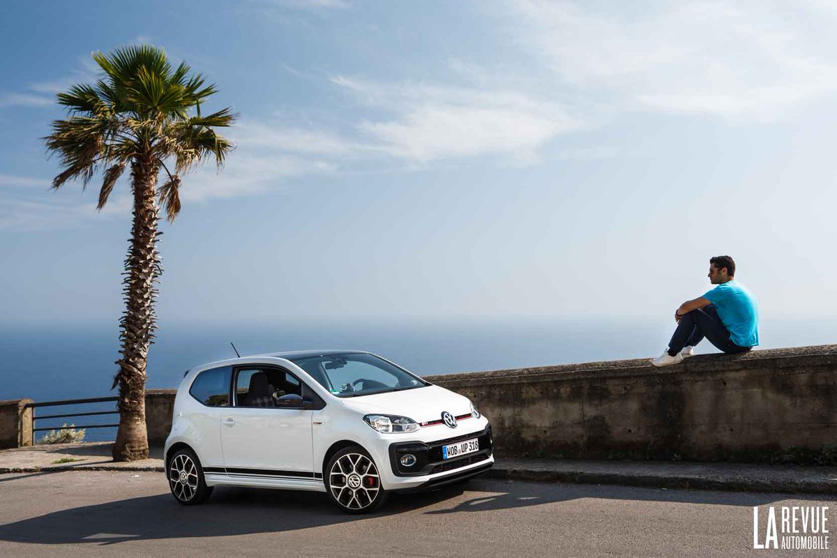 BenoitALVES's tweet photo. En plein coeur de l #AmalfiCoast un #roadTrip qui fait le plein de sensations avec le #testdrive de la #Volkswagen #upGTI https://t.co/rzrxuDGpDM @vw_france @VWGroup @VWGroup_DE @vwgroup_fr #LaRevueAutomobile https://t.co/roees5ER8v