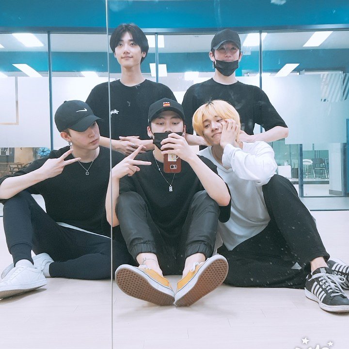 _woojoolike_'s tweet photo. 우지나~ㅠㅠ
진짜 보고싶어~😭❤ https://t.co/RkdBuXzWj7