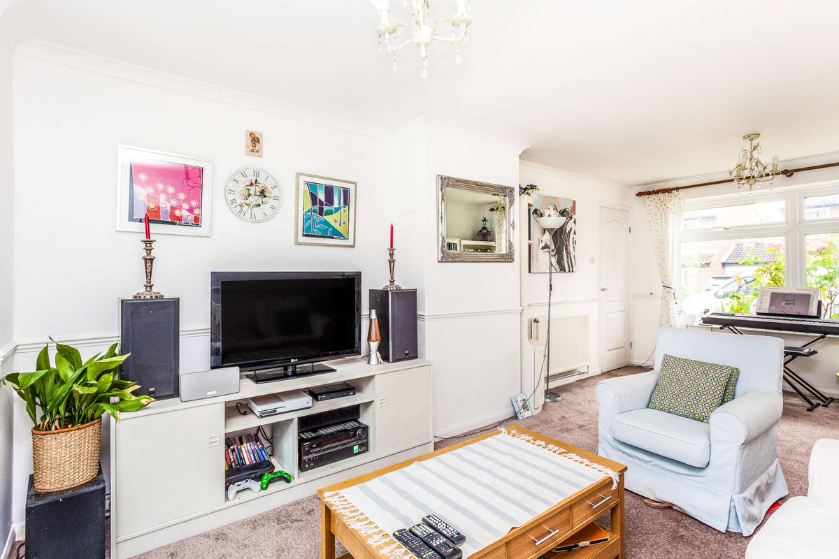 LeadersHorsham's tweet photo. **SNEAK PREVIEW** Not yet on @rightmove a great four bedroom family home available to rent in #Horsham. Call now for further information 01403217585. #NoDepositOption #AudioAgent #Family #Home #August2018 https://t.co/wggScUUJmJ