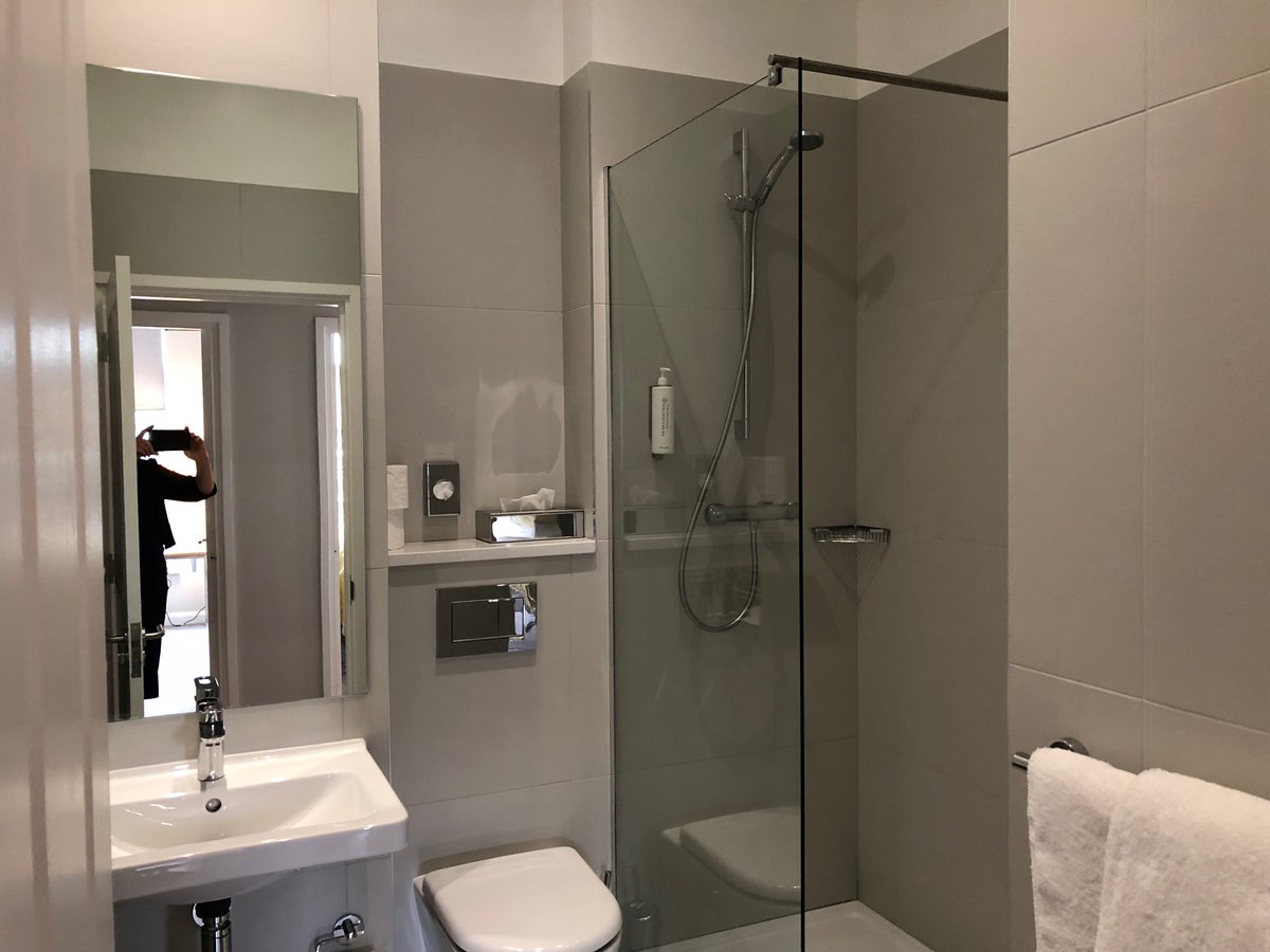 ASAPThe's tweet photo. Great to take part in @PSUITES_Reading #OpenDay today. Fantastic centrally located #servicedapartments in the heart of the shopping area close to station. Fab outdoor terrace too! @PremierSuitesEU #quality #accedited #staywithconfidence https://t.co/4dViWHKySb