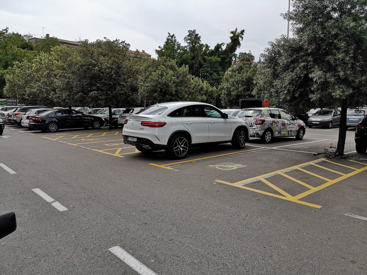 Parkiram di hoću. Ko vas...<a href="/N1infoZG/">MAN Errors</a> <a href="/MajaSever/">majsev</a> <a href="/gradrijeka/">Grad Rijeka</a> <a href="/HrvojeBelamaric/">Hrvoje Belamaric</a> <a href="/mup_rh/">MUP-RH</a> #lijepibahat