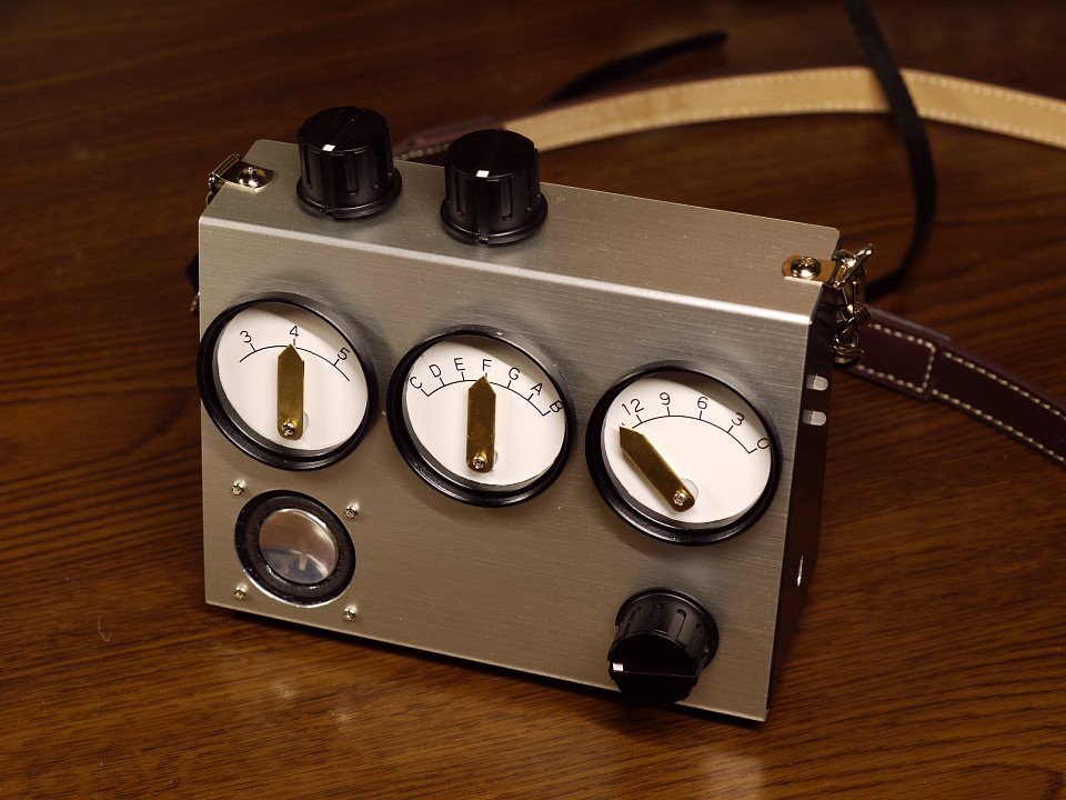 lipoyang's tweet image. ひとまず筐体は完成。
音がイマイチなのでFM音源に変更したいけど、6/9には間に合わないな…
#digithack