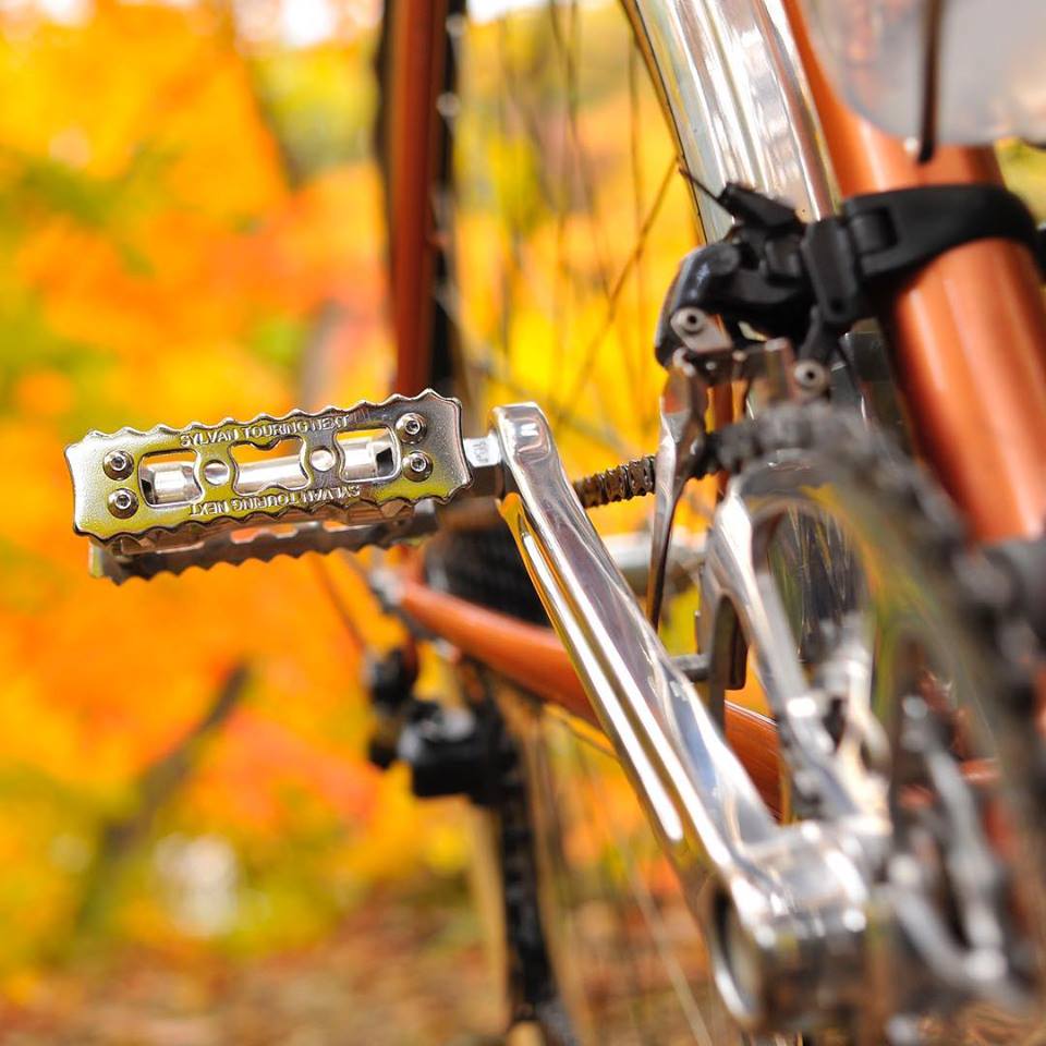 MKS pedals consists of shock &amp; corrosion resistant Aluminum alloy body. The alloy also makes it look elegant under your feet. Who'd be needing one that's made in Japan? 🤠 
#Cycleon #Cycling #MKS #Pedals #Bicycle #MTB #Planyourride  #Underaman #ManEssentials #BorninBangalore