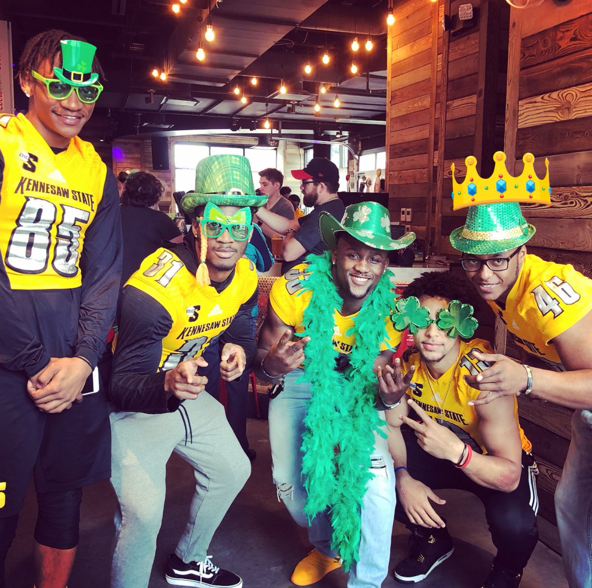 TryHarder85's tweet photo. drop what you doing &amp; wish a happy born day to one of the hardest working dudes I know @Chris_2_Byrd !! Live it up today brotha!  🐐🙌🏾 https://t.co/o552rPQHnm