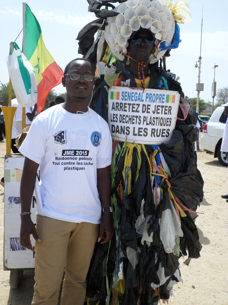 AbelAkpovo's tweet photo. Journée mondiale de l, #environnement. #WorldEnvironmentDay halte aux déchets plastiques. @FAO @BelvidaHounou #kebetu @MiguelGODONOU #glexo https://t.co/kYig5wFIb1