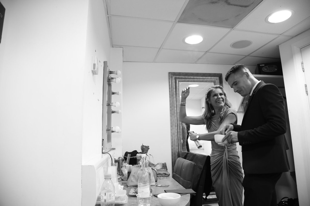gemmaoaten's tweet photo. @Stuart_Earp spray, delay, walk away! 💁❤😍 #typicalus https://t.co/r1pFsGncT9