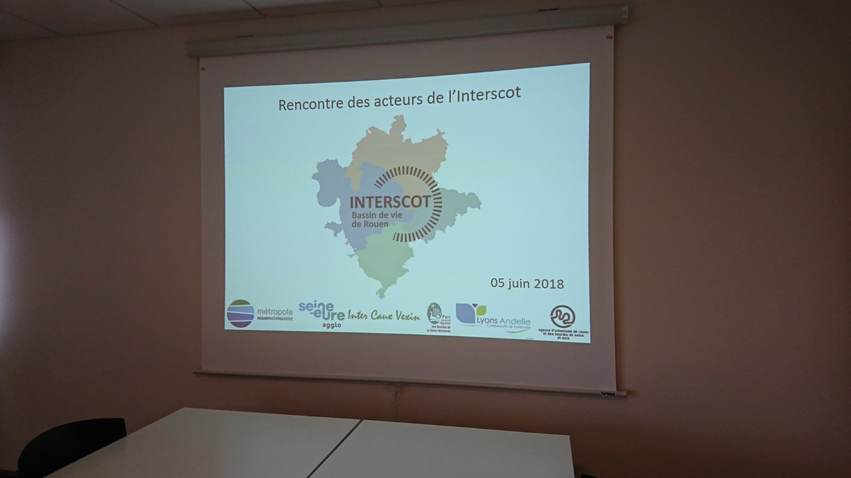 AURBSE's tweet photo. Atelier #interscot du bassin de vie de #Rouen à l'agence avec ses principaux partenaires : @MetropoleRouenN #InterCauxVexin @CAseineeure #LyonsAndelle @RoumoisSeine, #PNR des Boucles de la Seine Normande. Retrouvez la précédente édition des indicateurs : https://t.co/w82EbNeLFS https://t.co/jae1S1QwRW