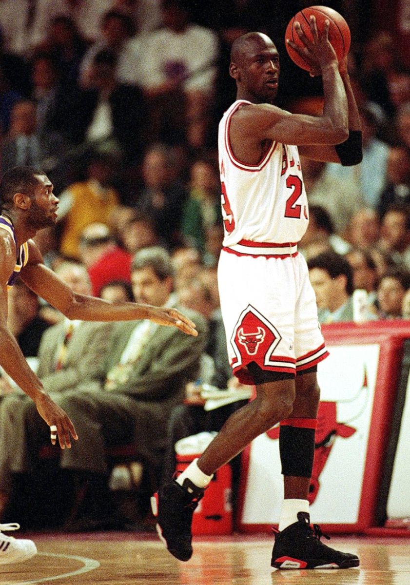 jordan wearing jordan 6 infrared